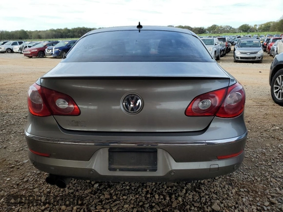 2010 Volkswagen CC Luxury z VIN WVWHP7AN9AE535737, wystawiony jako Copart lot #77401854 z przebiegiem 160 921 mil mil oraz Szkoda całkowita • Salvage title. Historia ofert i sprzedaży dostępna na DreamBid. Obrazek 6.