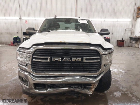 2020 Ram 2500 Big Horn with VIN 3C6UR5DL1LG185353, listed as a IAAI auction lot 41450566 with 73,123 mi miles. Bid and sale history available at carsss.com. Image 13.