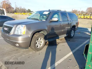 2014 GMC Yukon XL SLT with VIN 1GKS1KE06ER127515, listed as a IAAI auction lot 40990479 with 236,725 mi miles. Bid and sale history available at carsss.com. Image 17.