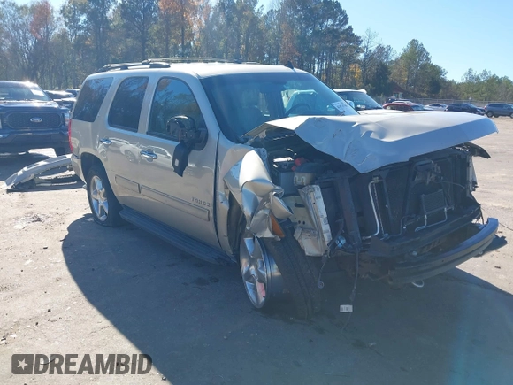 2013 Chevrolet Tahoe LT z VIN 1GNSCBE05DR378859, wystawiony jako IAAI lot #41074700 z przebiegiem 184 925 mil mil oraz . Historia ofert i sprzedaży dostępna na DreamBid. Obrazek 1.