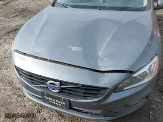 2017 Volvo S60 Dynamic with VIN YV126MFL8H2420485, listed as a IAAI auction lot 41402306 with 79,634 mi miles. Bid and sale history available at carsss.com. Image 6.