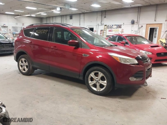 2013 Ford Escape SE with VIN 1FMCU9G91DUB11967, listed as a IAAI auction lot 41230707 with 1 mi miles. Bid and sale history available at carsss.com. Image 1.