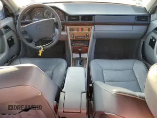 1994 Mercedes-Benz 400 with VIN WDBEA34E8RC032408, listed as a Copart auction lot 43827975 with 122,130 mi miles and Clean Title. Bid and sale history available at carsss.com. Image 8.