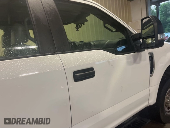 2019 Ford F-250 XL z VIN 1FT7W2B68KEF37148, wystawiony jako IAAI lot #42569097 z przebiegiem 201 085 mil mil oraz . Historia ofert i sprzedaży dostępna na DreamBid. Obrazek 25.