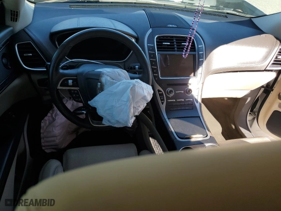 2019 Lincoln Nautilus Reserve with VIN 2LMPJ6LP6KBL18701, listed as a Copart auction lot 44176695 with 0 mi miles and Salvage Title. Bid and sale history available at carsss.com. Image 8.