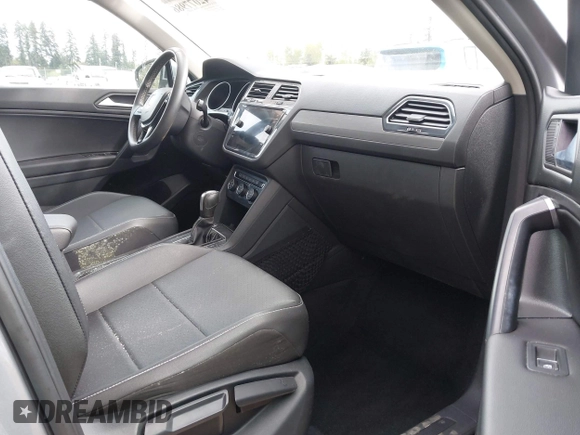 2021 Volkswagen Tiguan SE with VIN 3VV3B7AX0MM008809, listed as a IAAI auction lot 42077986 with 70,780 mi miles and . Bid and sale history available at DreamBid. Image 5.