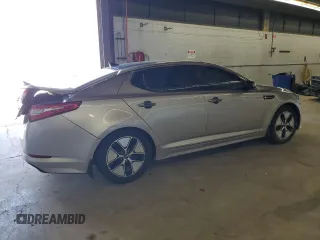 2013 Kia Optima EX z VIN KNAGM4AD3D5057004, wystawiony jako Copart lot #56042015 z przebiegiem 129 626 mil mil oraz Szkoda całkowita • Salvage title. Historia ofert i sprzedaży dostępna na DreamBid. Obrazek 3.