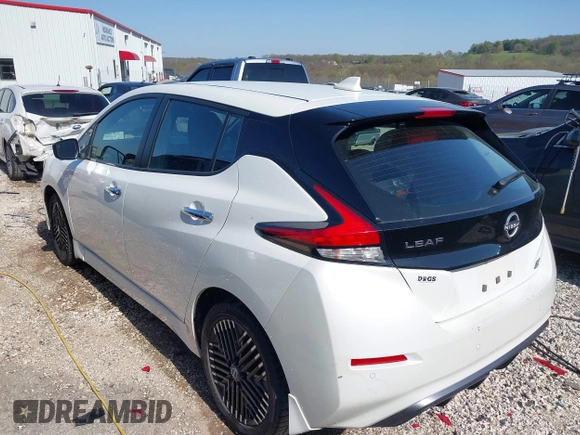 2023 Nissan LEAF SV Plus z VIN 1N4CZ1CV3PC553045, wystawiony jako IAAI lot #41998867 z przebiegiem 38 550 mil mil oraz . Historia ofert i sprzedaży dostępna na DreamBid. Obrazek 3.