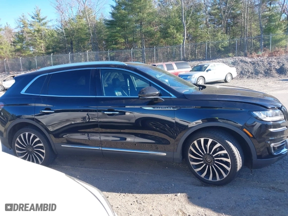 2020 Lincoln Nautilus Black Label with VIN 2LMPJ9JP7LBL23749, listed as a IAAI auction lot 40803525 with 1 mi miles. Bid and sale history available at carsss.com. Image 14.