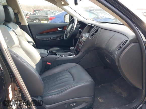 2008 Infiniti EX Journey with VIN JNKAJ09F58M355323, listed as a IAAI auction lot 41698756 with 124,829 mi miles and . Bid and sale history available at DreamBid. Image 5.