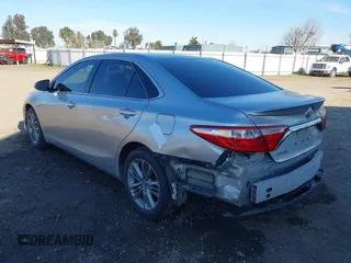 2015 Toyota Camry XLE with VIN 4T1BF1FK7FU886921, listed as a IAAI auction lot 41626611 with 171,377 mi miles. Bid and sale history available at carsss.com. Image 3.