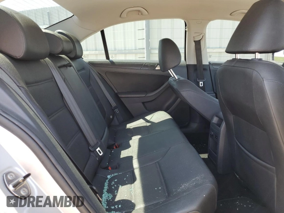 2012 Volkswagen Jetta SE with VIN 3VWDP7AJXCM365667, listed as a Copart auction lot 60317735 with 82,723 mi miles and Salvage title. Bid and sale history available at DreamBid. Image 10.