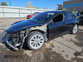 2022 Tesla Model 3 Long Range z VIN 5YJ3E1EB5NF205661, wystawiony jako Copart lot #53395905 z przebiegiem 43 045 mil mil oraz Szkoda całkowita • Salvage title. Historia ofert i sprzedaży dostępna na DreamBid. Obrazek 1.