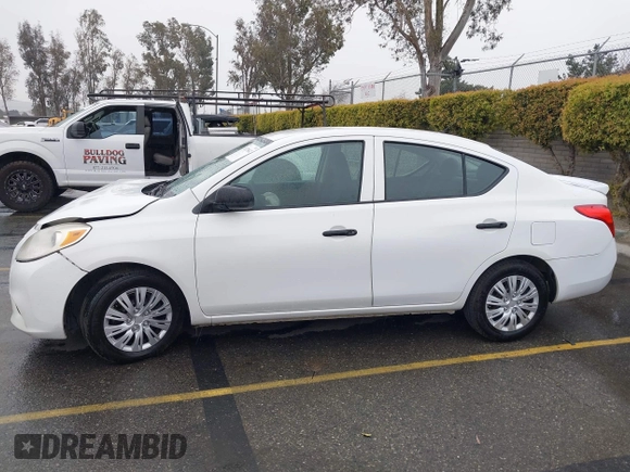 2014 Nissan Versa SV with VIN 3N1CN7AP4EL850102, listed as a IAAI auction lot 41729642 with 181,514 mi miles. Bid and sale history available at carsss.com. Image 14.