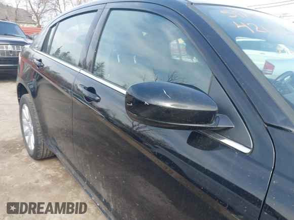 2013 Chrysler 200 Touring z VIN 1C3CCBBB5DN699931, wystawiony jako IAAI lot #42023004 z przebiegiem 62 737 mil mil oraz . Historia ofert i sprzedaży dostępna na DreamBid. Obrazek 14.
