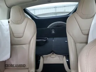 2016 Tesla Model X 70D z VIN 5YJXCBE25GF016928, wystawiony jako Copart lot #83615564 z przebiegiem Nie podano mil oraz Szkoda całkowita • Salvage title. Historia ofert i sprzedaży dostępna na DreamBid. Obrazek 10.