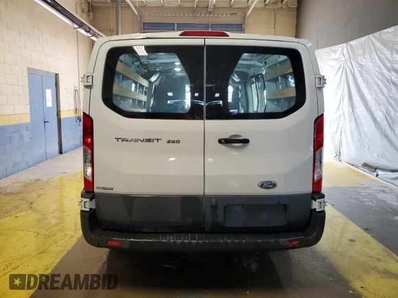 2018 Ford Transit z VIN 1FTYR1ZM8JKA89150, wystawiony jako Copart lot #51192365 z przebiegiem 154 597 mil mil oraz Czysty tytuł • Clean title. Historia ofert i sprzedaży dostępna na DreamBid. Obrazek 6.