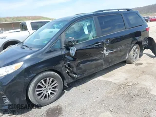 2019 Toyota Sienna XLE Auto Access Seat with VIN 5TDYZ3DC1KS998660, listed as a IAAI auction lot 42025856 with 113,376 mi miles. Bid and sale history available at carsss.com. Image 6.