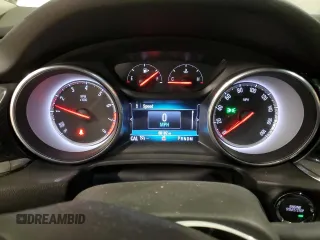 2018 Buick Regal Preferred с VIN W04GL6SX5J1082235, выставлен на аукционе Copart как лот 49118405 с пробегом 68 182 миль миль и Списание • Salvage title. История ставок и продаж доступна на DreamBid. Изображение 9.