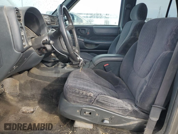 2001 GMC Jimmy SLE with VIN 1GKDT13W512196056, listed as a Copart auction lot 46338225 with 205,918 mi miles and Salvage Title. Bid and sale history available at carsss.com. Image 7.