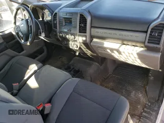 2018 Ford F-250 XLT z VIN 1FTBF2B6XJEB19683, wystawiony jako Copart lot #47262445 z przebiegiem 191 279 mil mil oraz Szkoda całkowita • Salvage title. Historia ofert i sprzedaży dostępna na DreamBid. Obrazek 8.