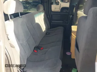 2005 Chevrolet Silverado 1500 LS z VIN 2GCEC19T251171411, wystawiony jako IAAI lot #42358834 z przebiegiem Nie podano mil oraz . Historia ofert i sprzedaży dostępna na DreamBid. Obrazek 8.