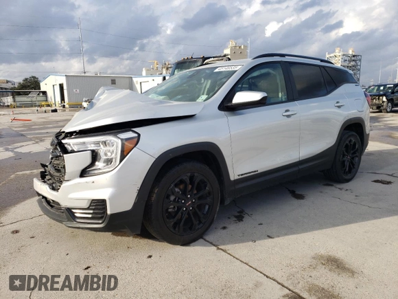 2022 GMC Terrain SLE z VIN 3GKALMEV9NL253730, wystawiony jako Copart lot #45146535 z przebiegiem Nie podano mil oraz Szkoda całkowita • Salvage title. Historia ofert i sprzedaży dostępna na DreamBid. Obrazek 1.