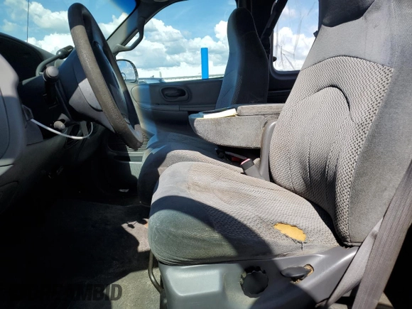 2000 Ford F-150 XL with VIN 1FTRX17W3YNB80866, listed as a Copart auction lot 61151005 with Not provided miles and Salvage title. Bid and sale history available at DreamBid. Image 7.