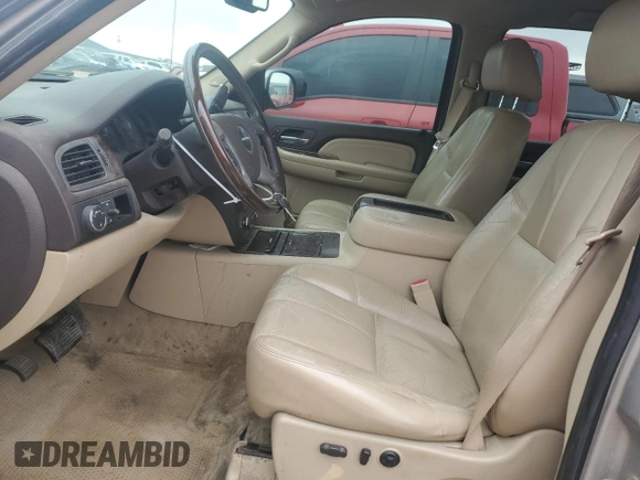 2008 GMC Sierra Denali z VIN 2GTEK638081143910, wystawiony jako Copart lot #53369665 z przebiegiem 161 870 mil mil oraz Szkoda całkowita • Salvage title. Historia ofert i sprzedaży dostępna na DreamBid. Obrazek 7.