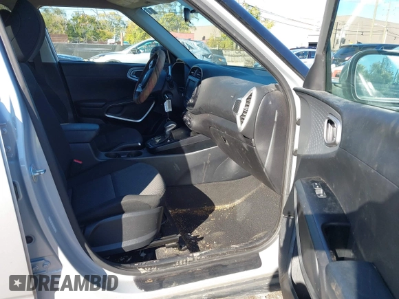 2020 Kia Soul LX with VIN KNDJ23AU3L7728442, listed as a IAAI auction lot 40602922 with 65,034 mi miles. Bid and sale history available at carsss.com. Image 5.