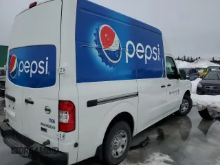 2015 Nissan NV SV with VIN 1N6AF0LY7FN801117, listed as a Copart auction lot 45111185 with 385,489 mi miles and Salvage Title. Bid and sale history available at carsss.com. Image 3.