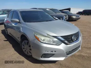 2017 Nissan Altima S z VIN 1N4AL3AP8HC275012, wystawiony jako IAAI lot #41732564 z przebiegiem 120 831 mil mil oraz . Historia ofert i sprzedaży dostępna na DreamBid. Obrazek 1.