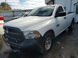 2018 Ram 1500 Tradesman z VIN 3C6JR6DG9JG234582, wystawiony jako Copart lot #80027794 z przebiegiem 169 323 mil mil oraz Czysty tytuł • Clean title. Historia ofert i sprzedaży dostępna na DreamBid. Obrazek 1.
