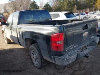 2011 Chevrolet Silverado 1500 LT with VIN 1GCRCSE09BZ421152, listed as a IAAI auction lot 41656671 with 272,927 mi miles. Bid and sale history available at carsss.com. Image 3.