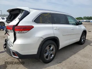 2017 Toyota Highlander Limited with VIN 5TDDZRFH4HS449506, listed as a Copart auction lot 60655085 with 109,494 mi miles and Salvage title. Bid and sale history available at DreamBid. Image 3.