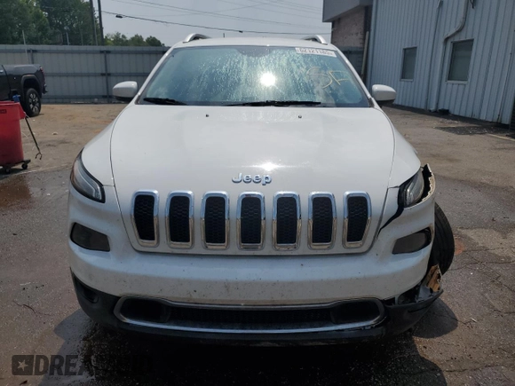 2017 Jeep Cherokee Limited with VIN 1C4PJLDB1HW517907, listed as a Copart auction lot 62121185 with 219,757 mi miles and Salvage title. Bid and sale history available at DreamBid. Image 5.