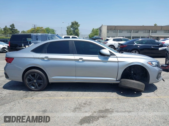 2022 Volkswagen Jetta SE с VIN 3VW7M7BU6NM004308, выставлен на аукционе IAAI как лот 42500472 с пробегом 47 717 миль миль и . История ставок и продаж доступна на DreamBid. Изображение 13.