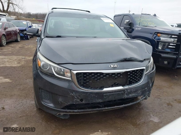 2016 Kia Sedona LX with VIN KNDMB5C17G6107373, listed as a IAAI auction lot 41555528 with 140,698 mi miles. Bid and sale history available at carsss.com. Image 12.
