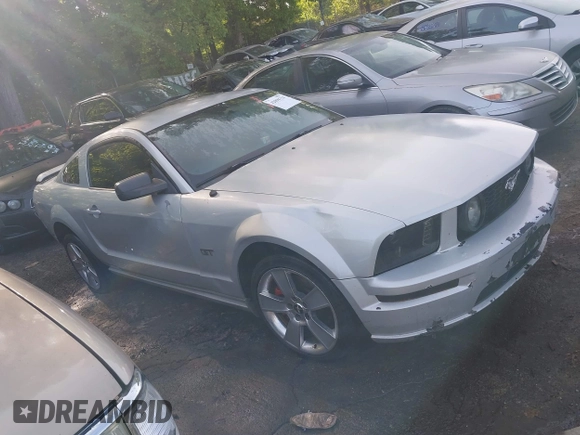 2007 Ford Mustang GT Deluxe with VIN 1ZVHT82H775235033, listed as a IAAI auction lot 42090714 with 225,952 mi miles and . Bid and sale history available at carsss.com. Image 1.