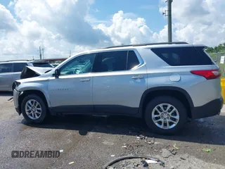 2019 Chevrolet Traverse LT Cloth z VIN 1GNERGKW3KJ293483, wystawiony jako IAAI lot #42524003 z przebiegiem 82 611 mil mil oraz . Historia ofert i sprzedaży dostępna na DreamBid. Obrazek 14.