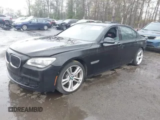 2013 BMW 7 Series 750Li с VIN WBAYE8C53DD133504, выставлен на аукционе IAAI как лот 42005346 с пробегом 142 894 миль миль и . История ставок и продаж доступна на DreamBid. Изображение 17.