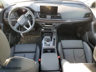 2024 Audi Q5 S line Premium Plus with VIN WA1E2AFY9R2050393, listed as a Copart auction lot 42951605 with 0 mi miles and Salvage Title. Bid and sale history available at carsss.com. Image 8.