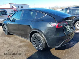 2024 Tesla Model Y Long Range z VIN 7SAYGDEE2RA219213, wystawiony jako IAAI lot #41856259 z przebiegiem 39 233 mil mil oraz . Historia ofert i sprzedaży dostępna na DreamBid. Obrazek 3.