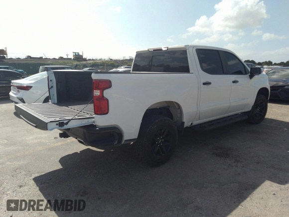 2020 Chevrolet Silverado 1500 LT Trail Boss with VIN 1GCPYFED6LZ137417, listed as a IAAI auction lot 34726364 with 28,782 mi miles. Bid and sale history available at carsss.com. Image 4.
