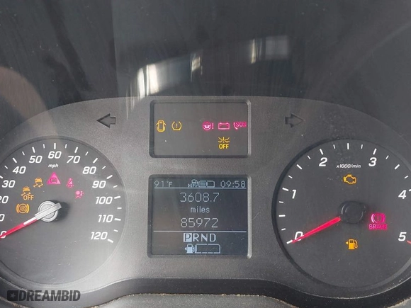 2019 Mercedes-Benz Sprinter Cargo Van with VIN WD4PF1CD6KP140250, listed as a IAAI auction lot 40192921 with 85,972 mi miles. Bid and sale history available at carsss.com. Image 7.