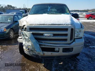2005 Ford Excursion Limited с VIN 1FMNU43S85ED45734, выставлен на аукционе IAAI как лот 41414423 с пробегом 210 259 миль миль и . История ставок и продаж доступна на DreamBid. Изображение 12.