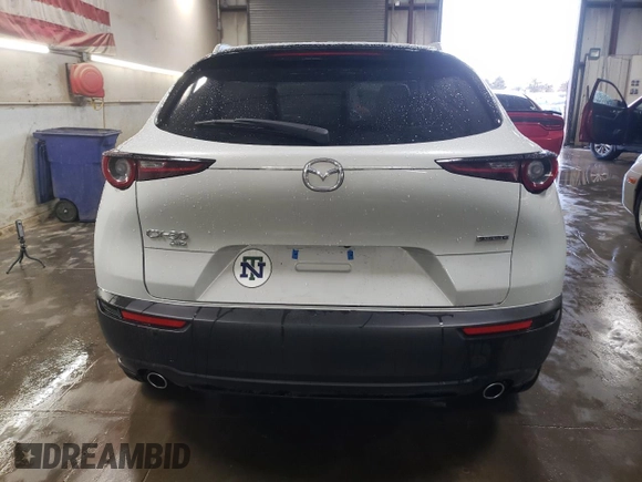 2024 Mazda CX-30 S Select Sport z VIN 3MVDMBBM1RM715881, wystawiony jako Copart lot #43393485 z przebiegiem 2535 mil mil oraz Szkody całkowita. Historia ofert i sprzedaży dostępna na DreamBid. Obrazek 6.