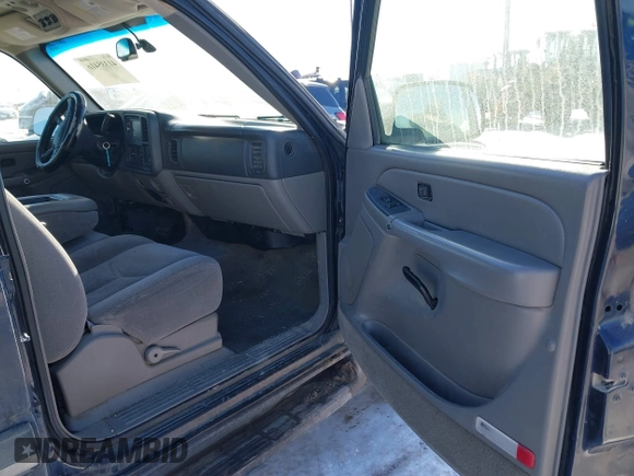 2005 Chevrolet Tahoe LS with VIN 1GNEK13Z55J247815, listed as a IAAI auction lot 41335416 with 172,363 mi miles and . Bid and sale history available at DreamBid. Image 5.