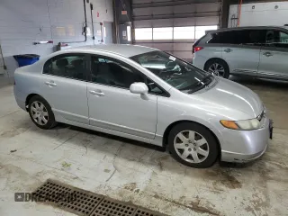 2008 Honda Civic LX z VIN 1HGFA16568L002587, wystawiony jako Copart lot #60371515 z przebiegiem 192 191 mil mil oraz Czysty tytuł • Clean title. Historia ofert i sprzedaży dostępna na DreamBid. Obrazek 4.
