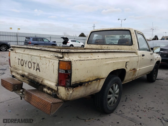 1985 Toyota Pickup with VIN JT4RN50R2F0100808, listed as a Copart auction lot 43911365 with NaN miles and Clean Title. Bid and sale history available at carsss.com. Image 3.